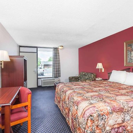 Days Inn By Wyndham Martin Buitenkant foto